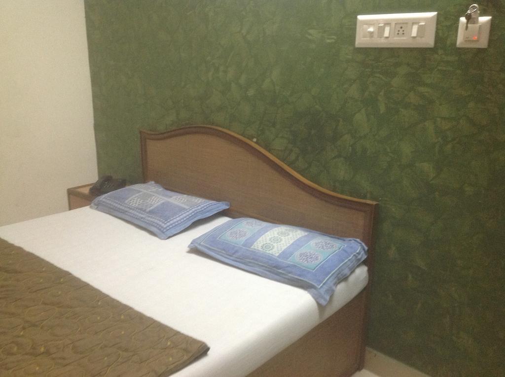 Hotel Kamal Kunj Jaipur Bagian luar foto